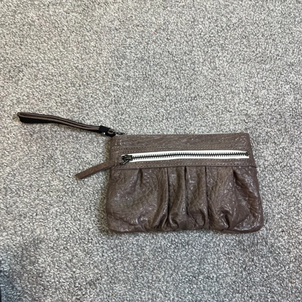 Simply Vera Vera Wang Wristlet Womens Taupe‎ Ruched Pleated Vegan Leather Bag